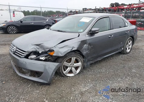 2015 Volkswagen Passat 1.8T Se из США, поврежденный, VIN 1VWBS7A37FC009853